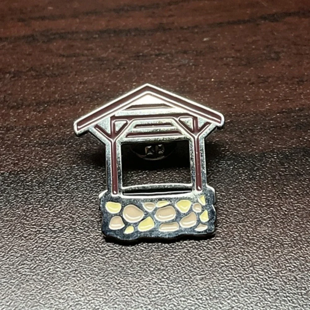 Wishing Well Lapel Hat Pin